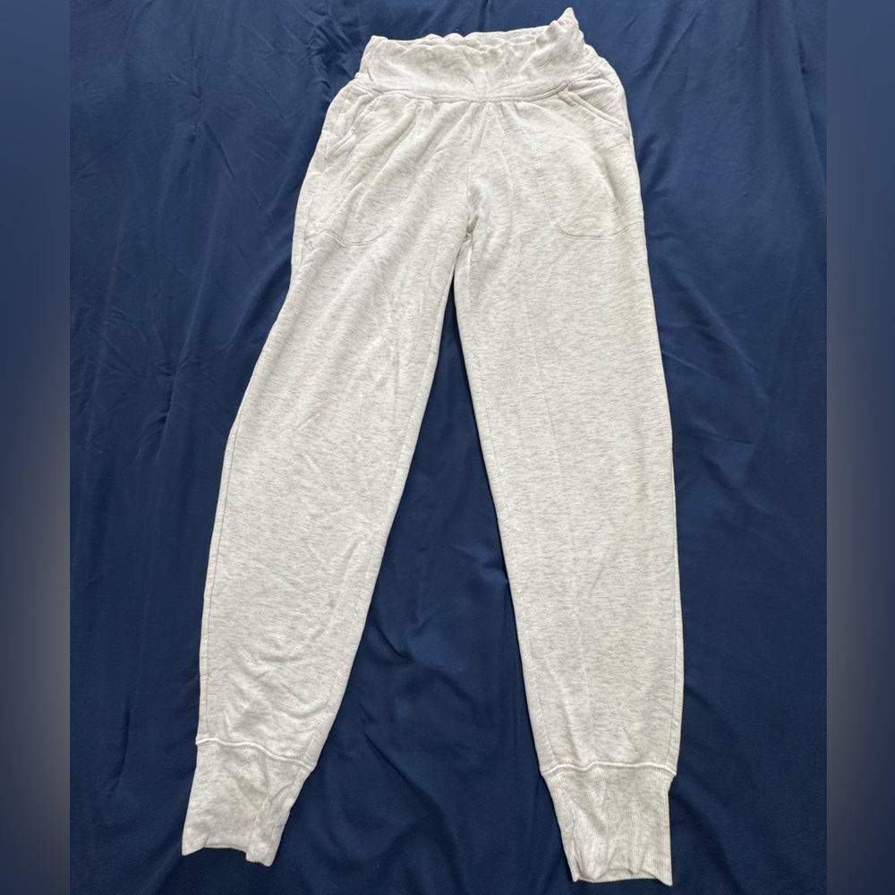 ATHLETA Grey Jogger High Rise Fleece Cozy very soft Lounge
Sweatpants Size XS
